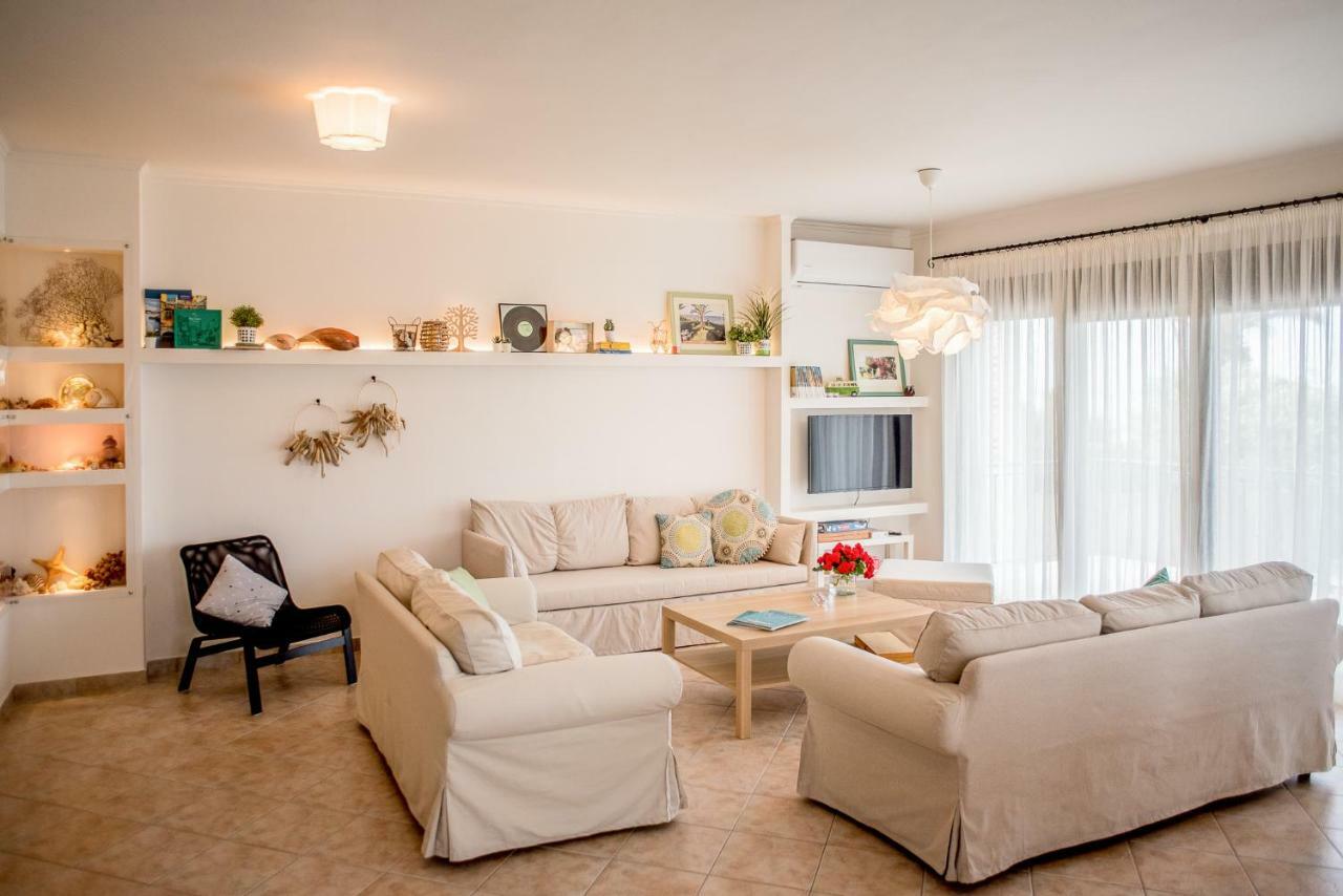Oikia Eleanthi - Beachfront Garden Home! Mytikas  Bagian luar foto